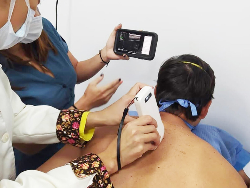 Pemeriksaan Ultrasound nirkabel digunakan dalam obat darurat